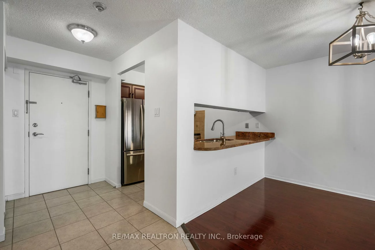12, Laurelcrest, Queen Street Corridor, Brampton