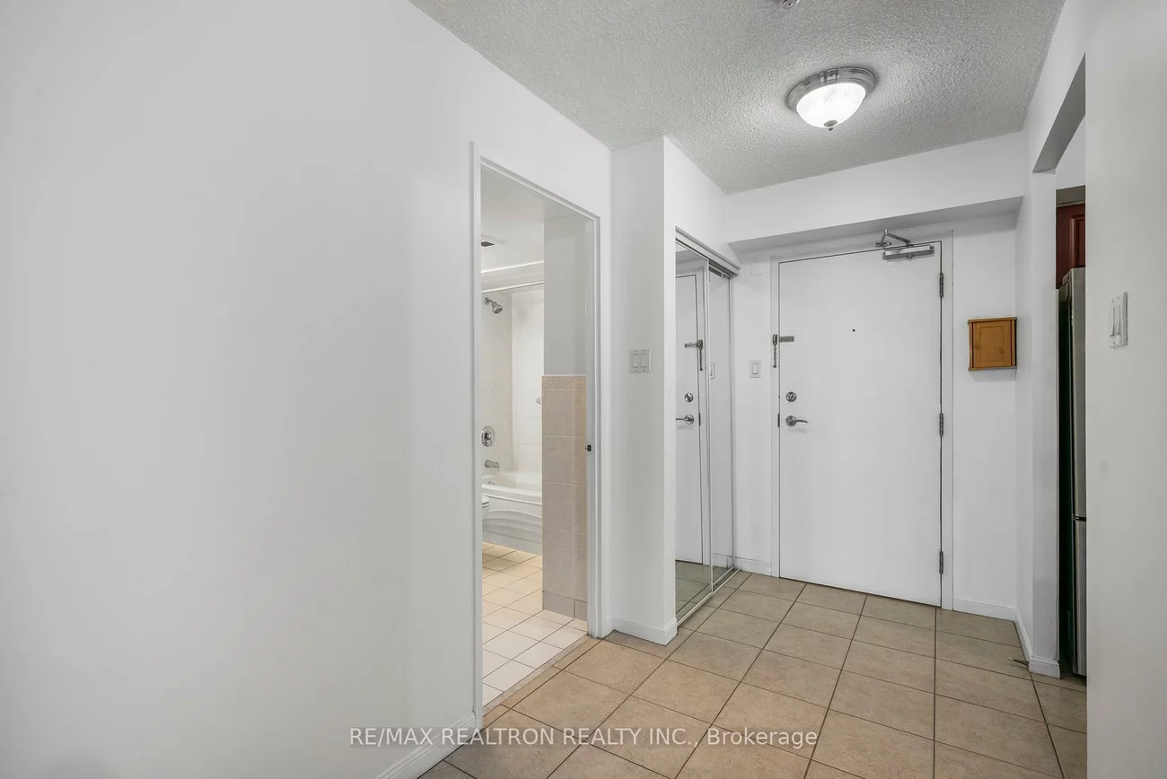 12, Laurelcrest, Queen Street Corridor, Brampton