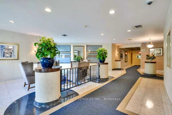 12, Laurelcrest, Queen Street Corridor, Brampton