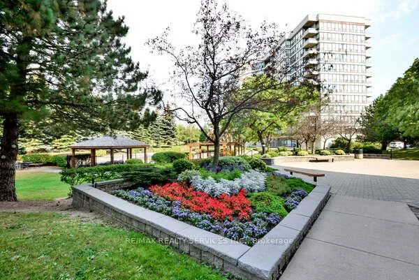 12, Laurelcrest, Queen Street Corridor, Brampton