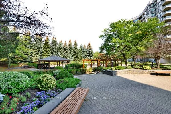 12, Laurelcrest, Queen Street Corridor, Brampton