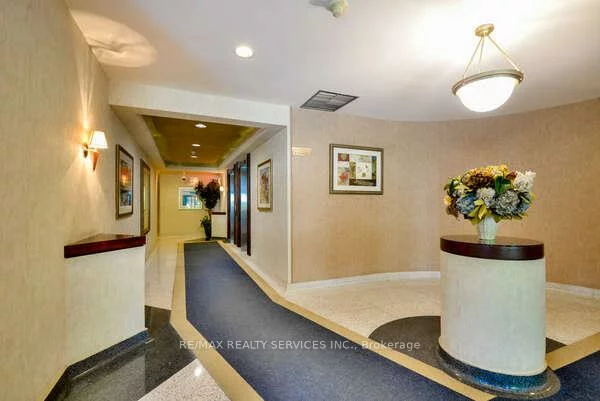 12, Laurelcrest, Queen Street Corridor, Brampton