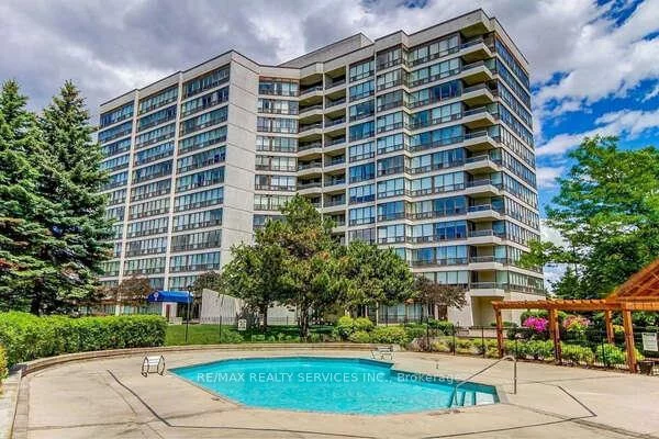 12, Laurelcrest, Queen Street Corridor, Brampton
