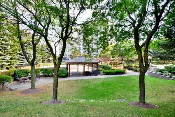12, Laurelcrest, Queen Street Corridor, Brampton