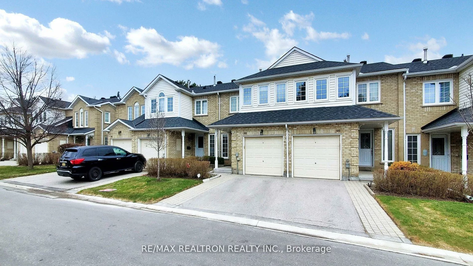 68, Heathcliffe, Central Park, Brampton