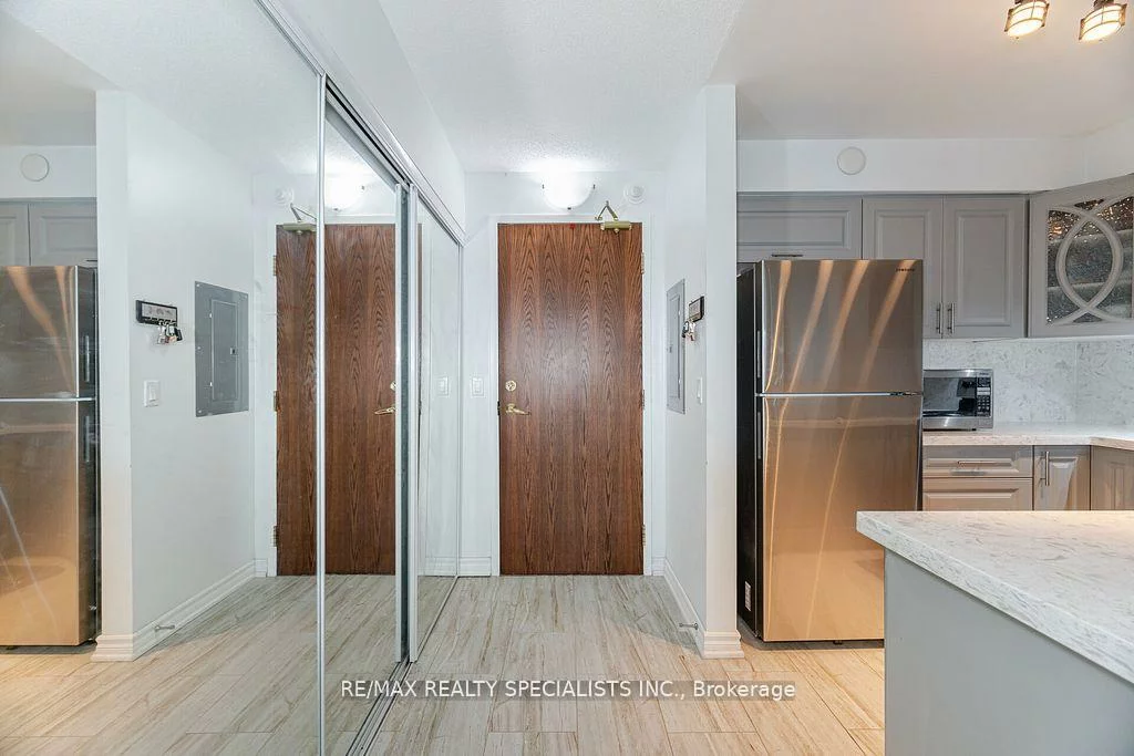25, Via Rosedale, Sandringham-Wellington, Brampton