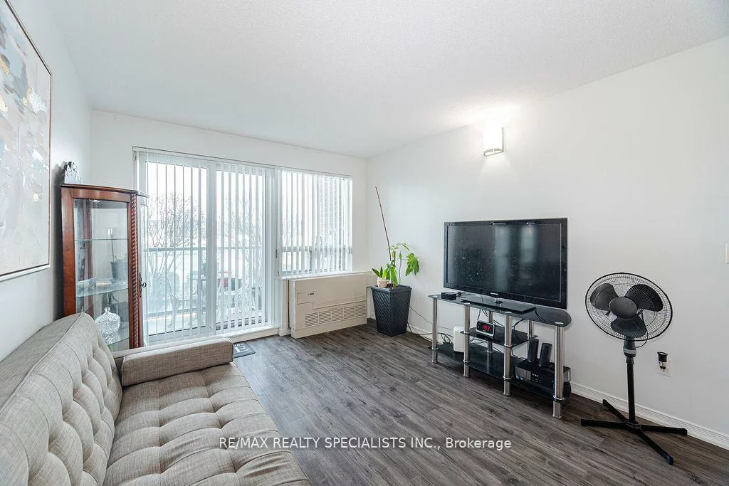 25, Via Rosedale, Sandringham-Wellington, Brampton