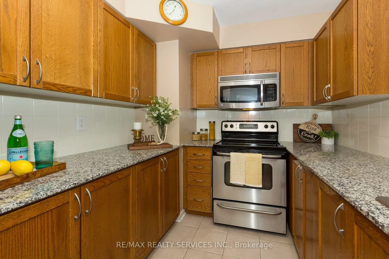 55, Via Rosedale, Sandringham-Wellington, Brampton