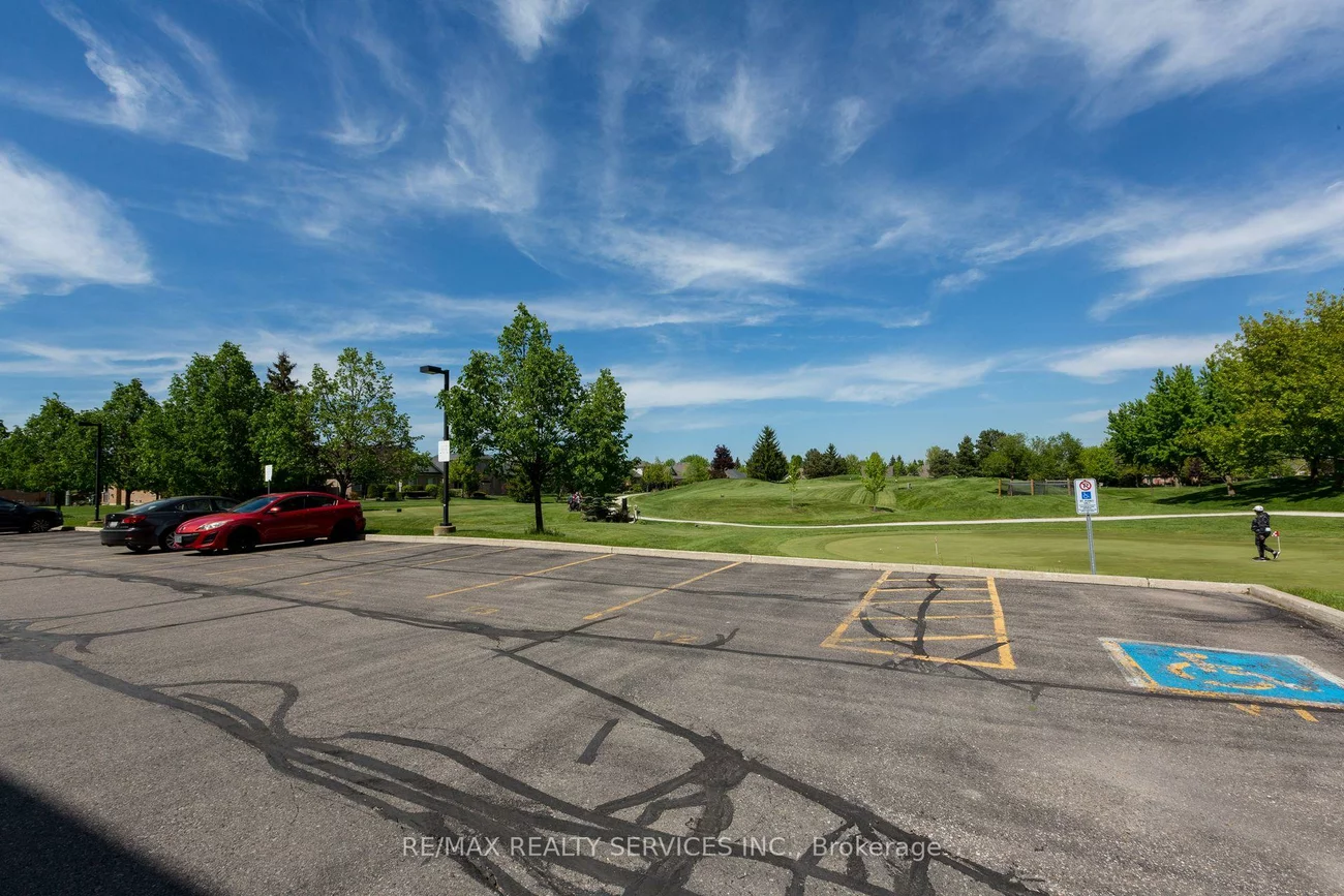 55, Via Rosedale, Sandringham-Wellington, Brampton
