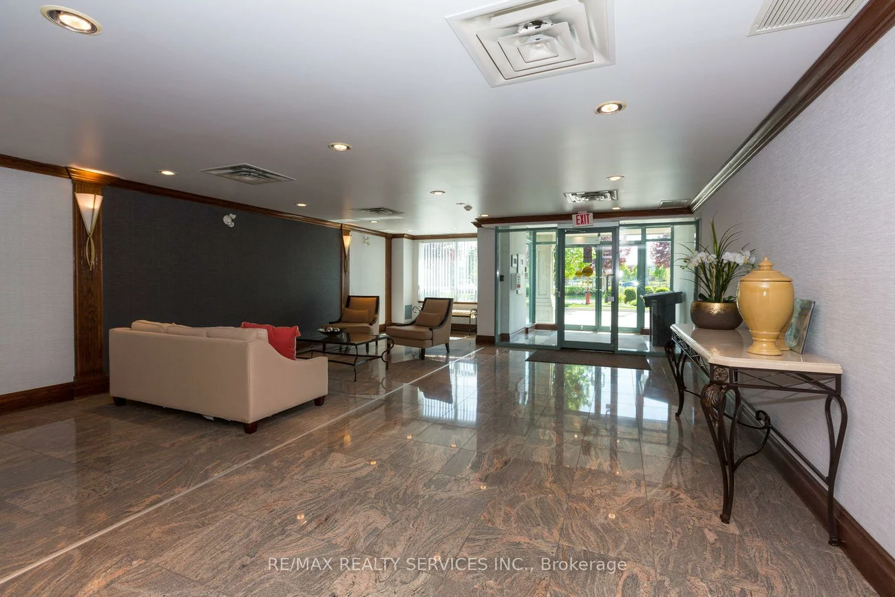 55, Via Rosedale, Sandringham-Wellington, Brampton
