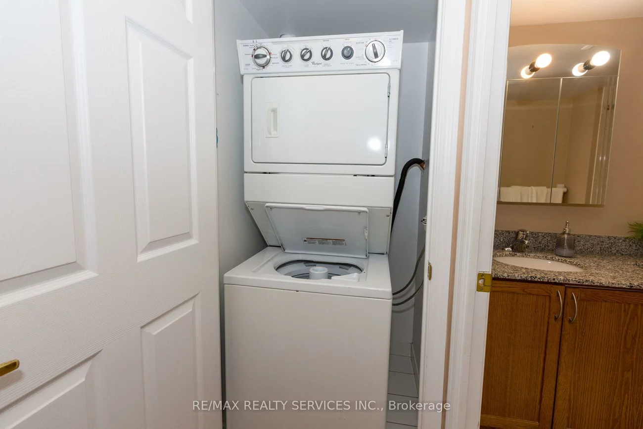 55, Via Rosedale, Sandringham-Wellington, Brampton