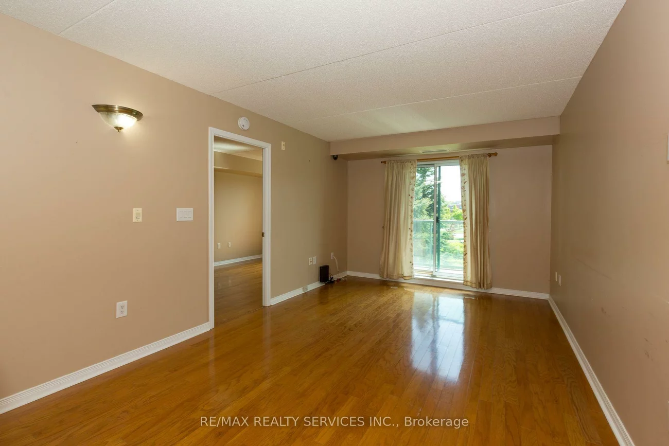 55, Via Rosedale, Sandringham-Wellington, Brampton
