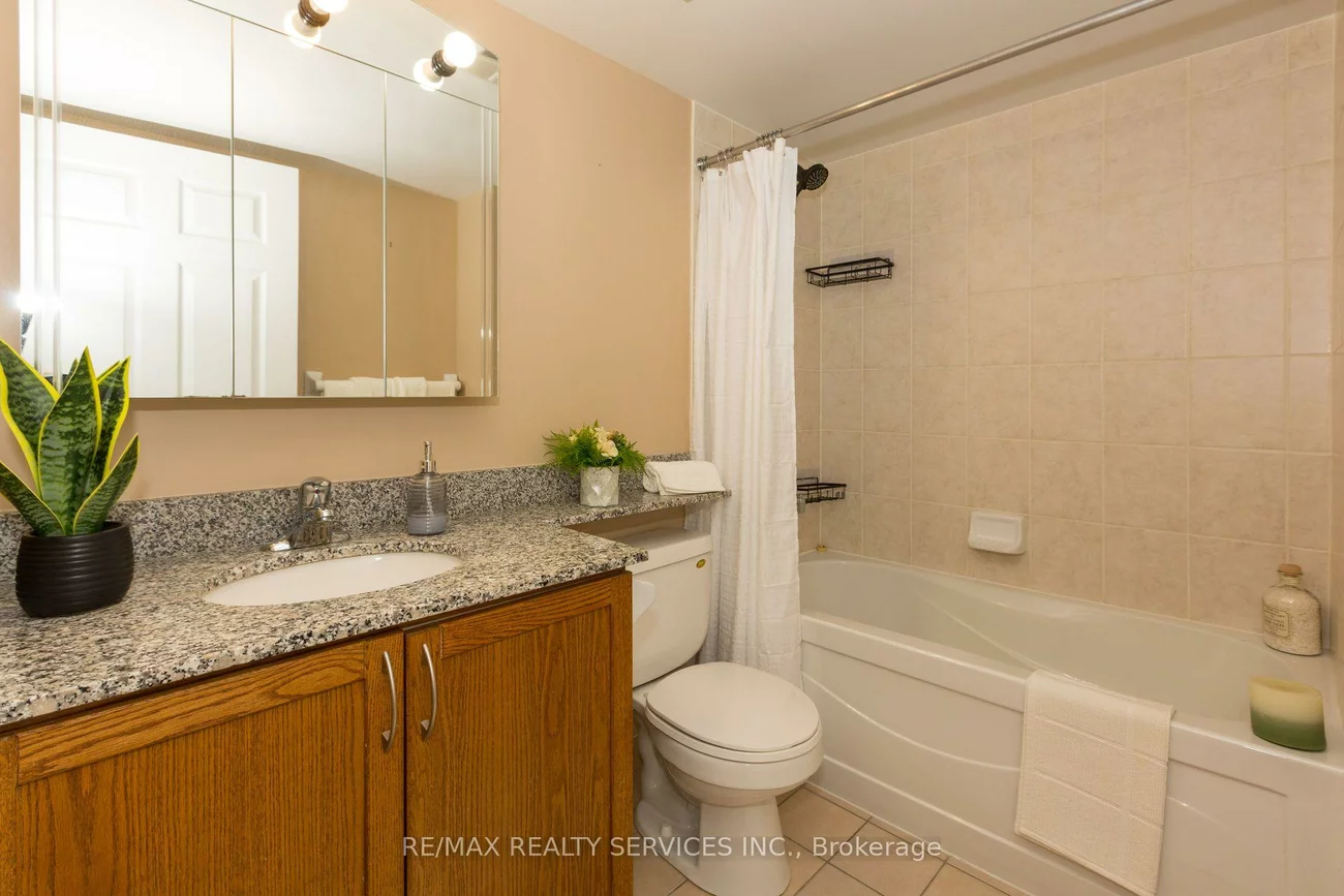 55, Via Rosedale, Sandringham-Wellington, Brampton