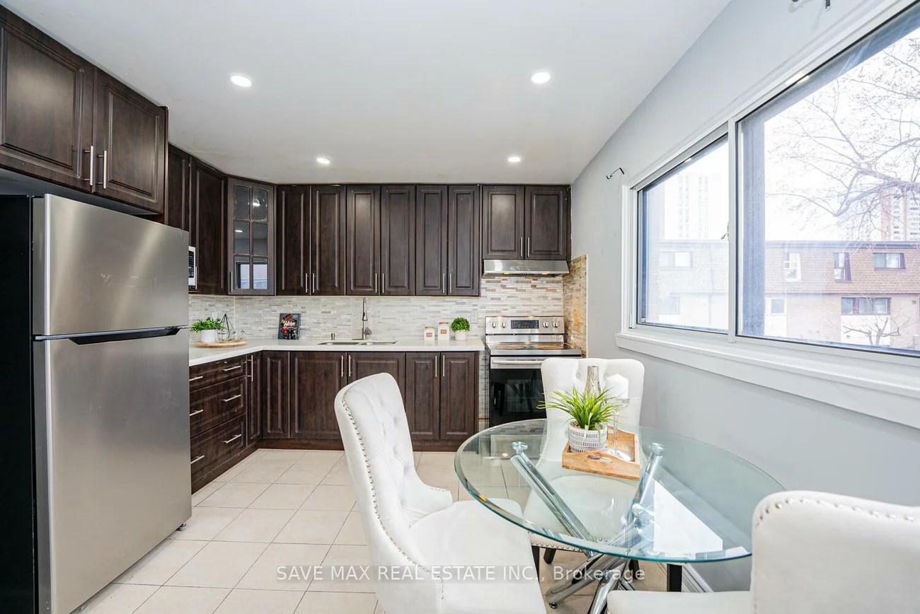 282, Fleetwood, Southgate, Brampton