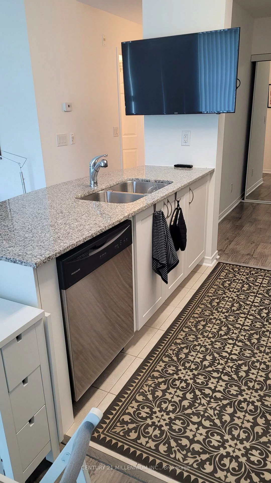 60, Via Rosedale, Sandringham-Wellington, Brampton