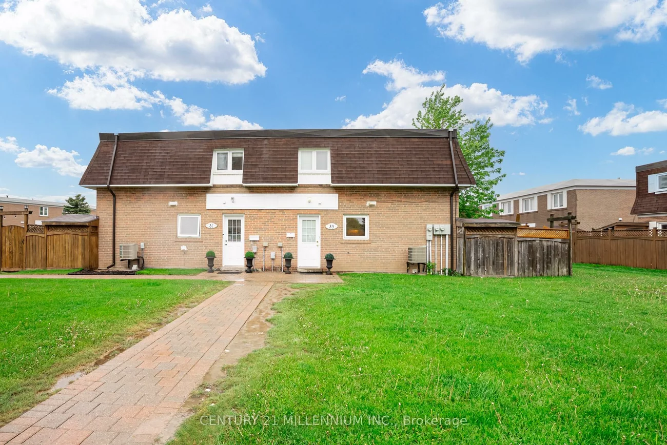 33, Town House, Brampton East, Brampton