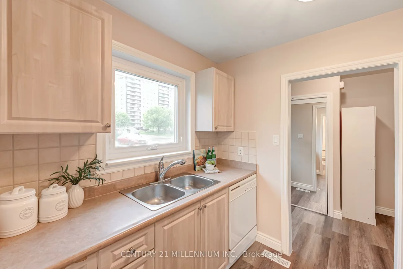 33, Town House, Brampton East, Brampton