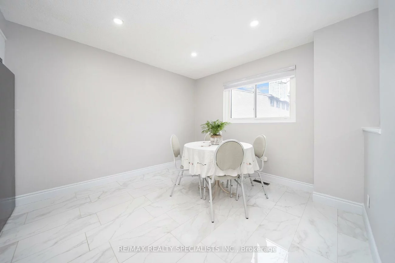 24, Carleton, Bramalea West Industrial, Brampton