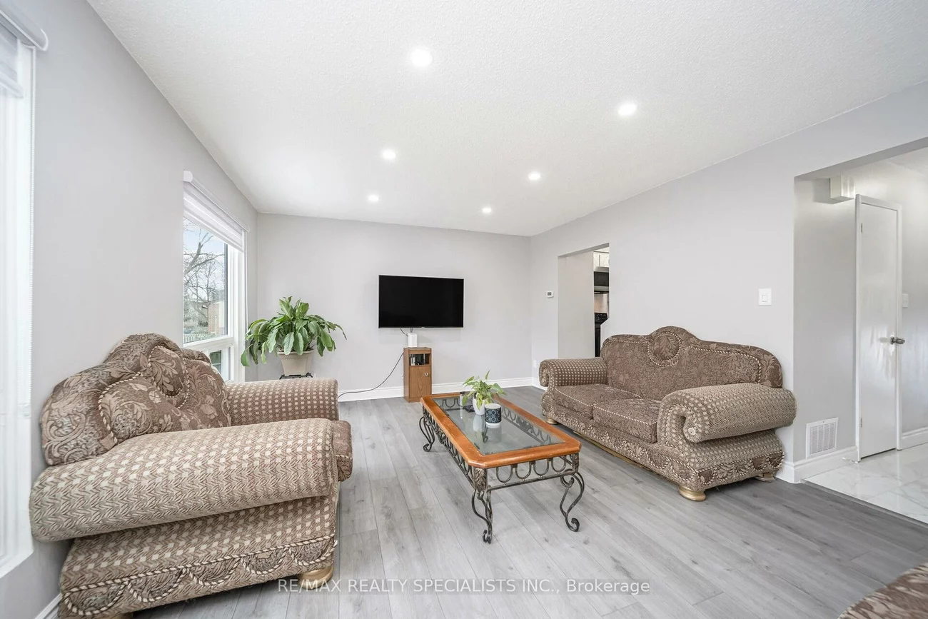 24, Carleton, Bramalea West Industrial, Brampton
