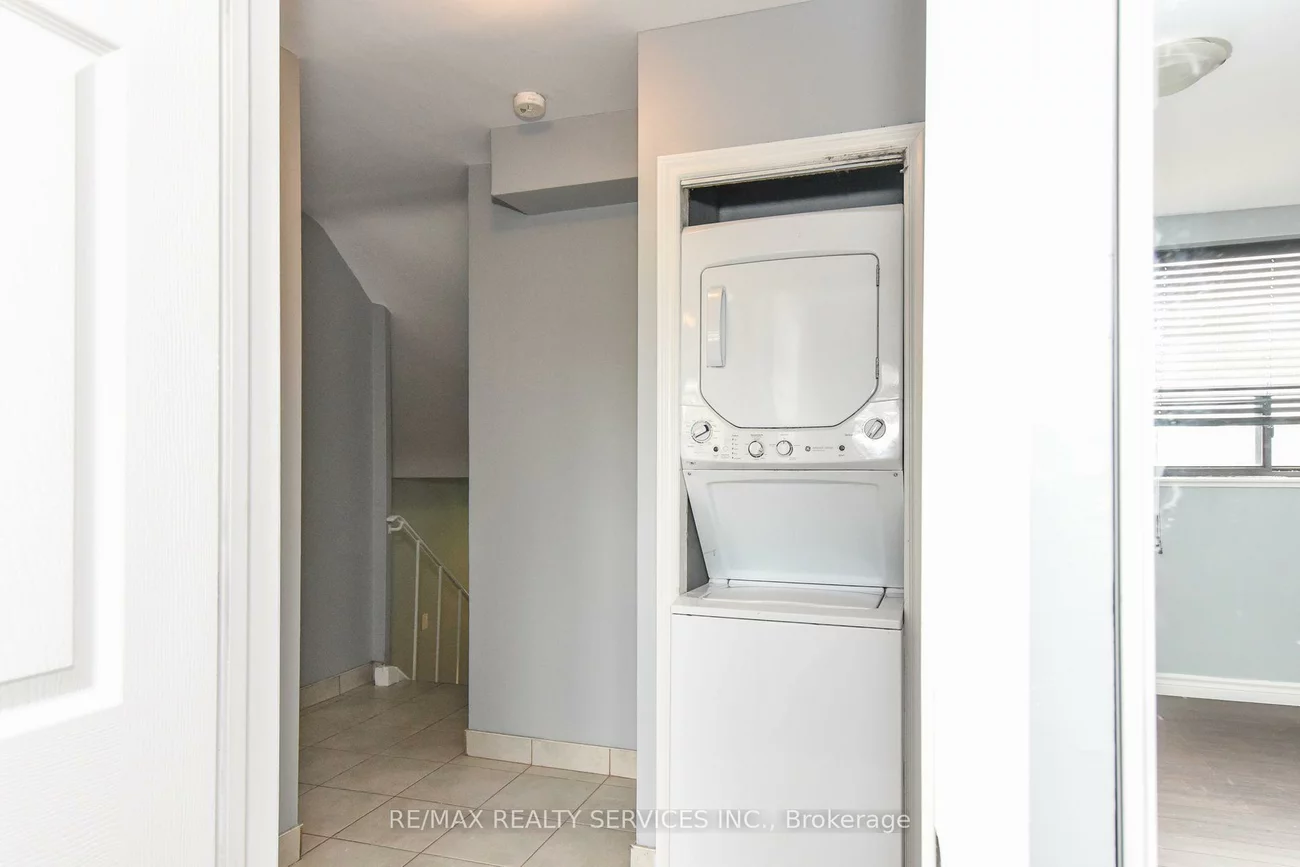 188, Mill, Brampton South, Brampton