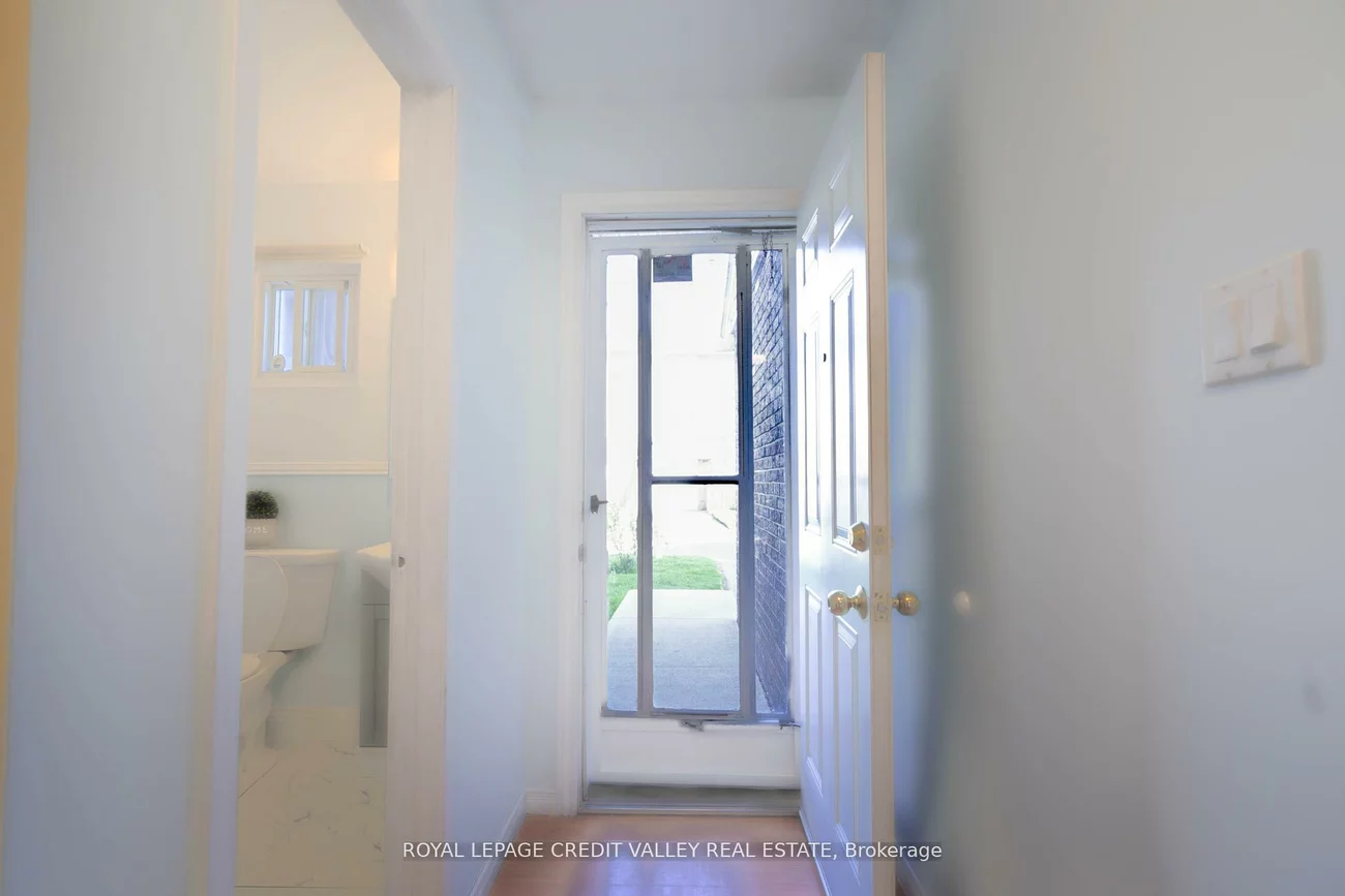 8, Sandringham, Bramalea West Industrial, Brampton