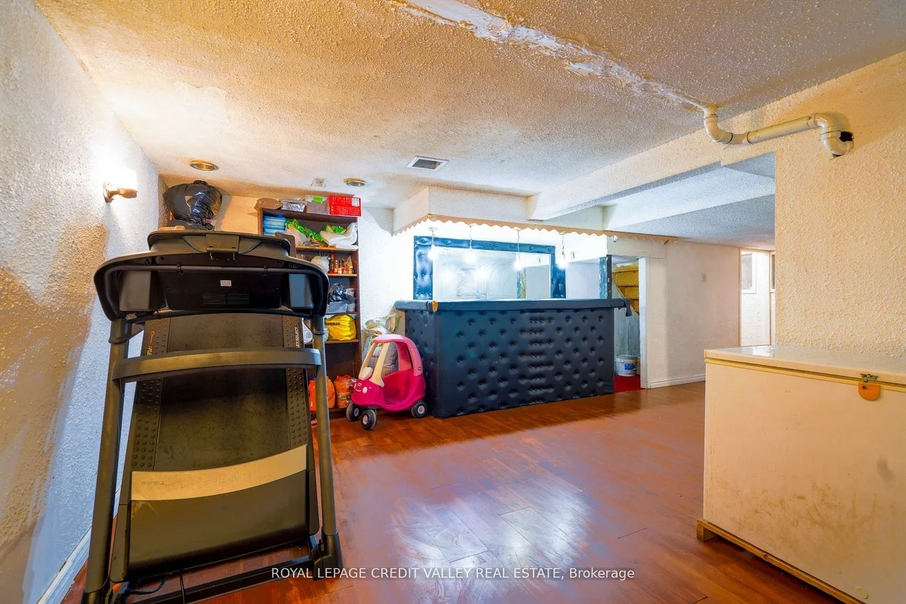 8, Sandringham, Bramalea West Industrial, Brampton