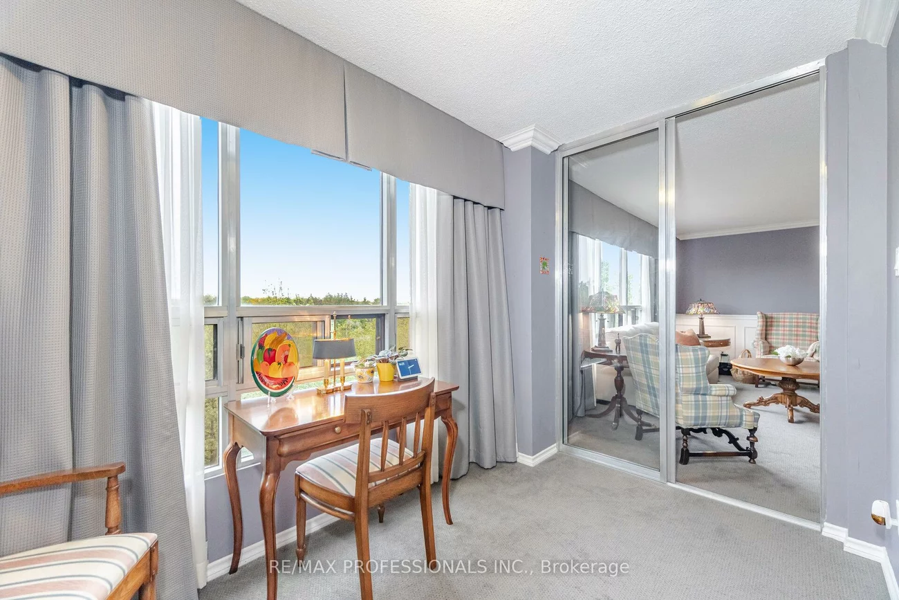 320, Mill, Brampton South, Brampton