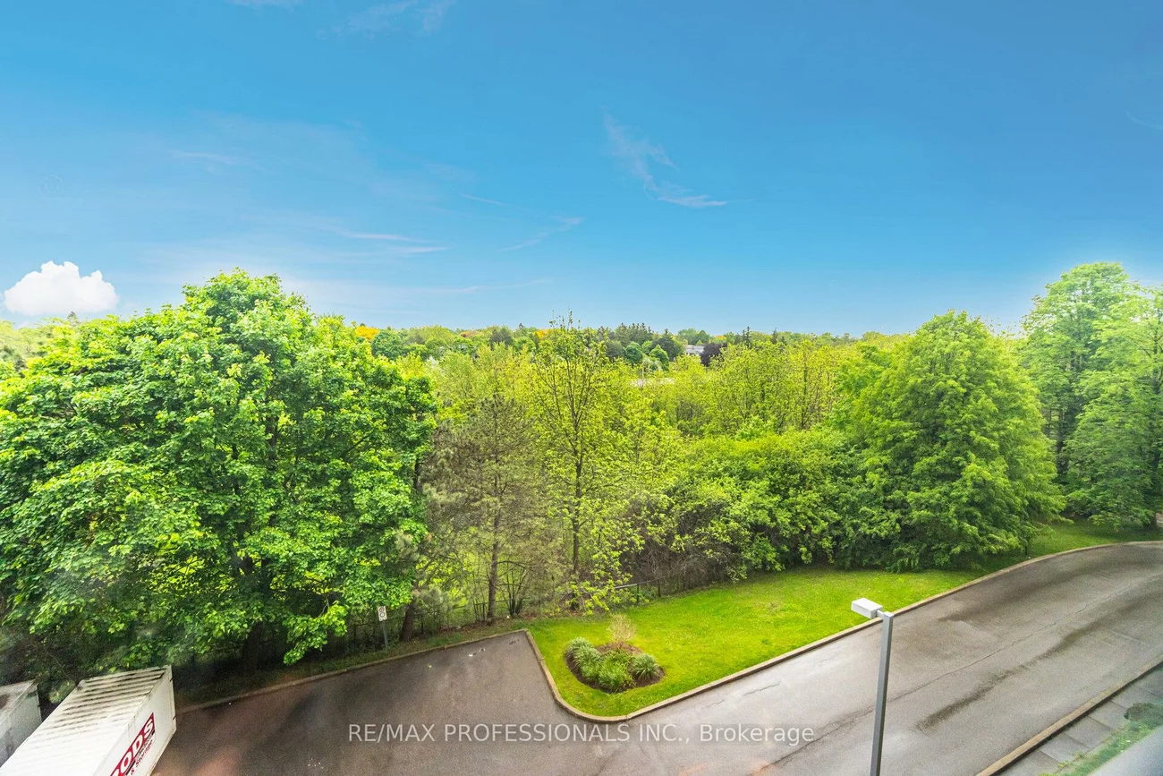 320, Mill, Brampton South, Brampton