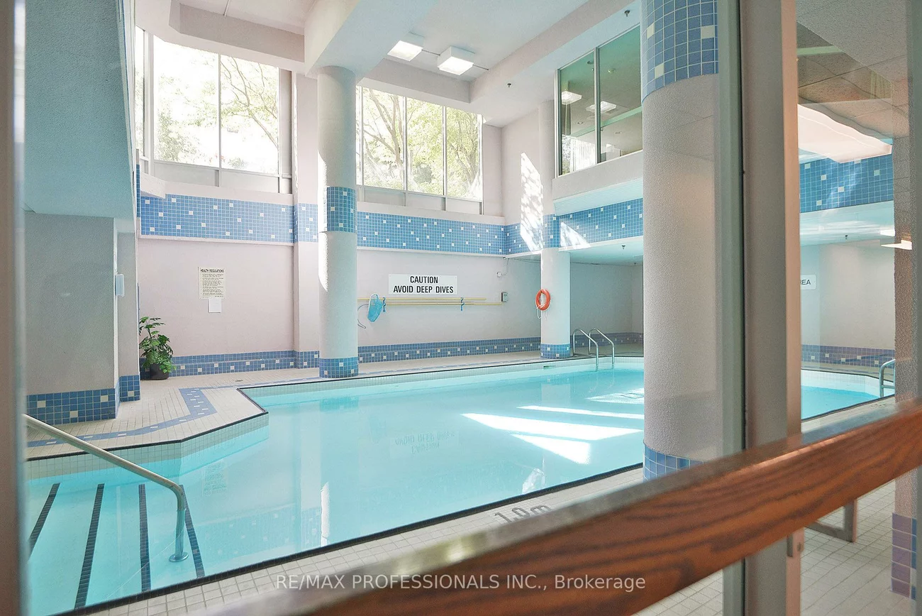 320, Mill, Brampton South, Brampton