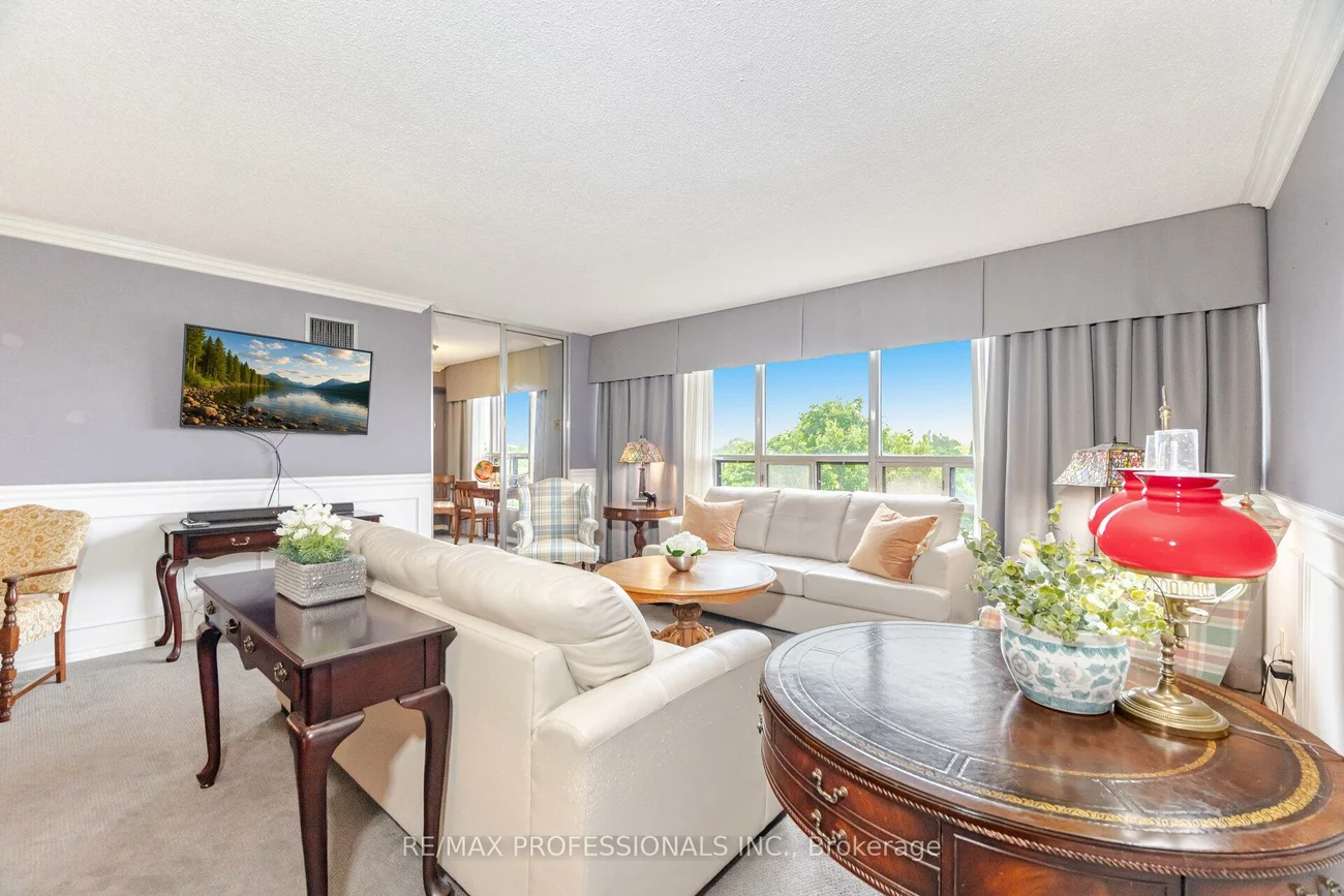 320, Mill, Brampton South, Brampton