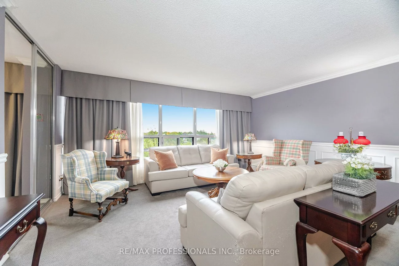 320, Mill, Brampton South, Brampton