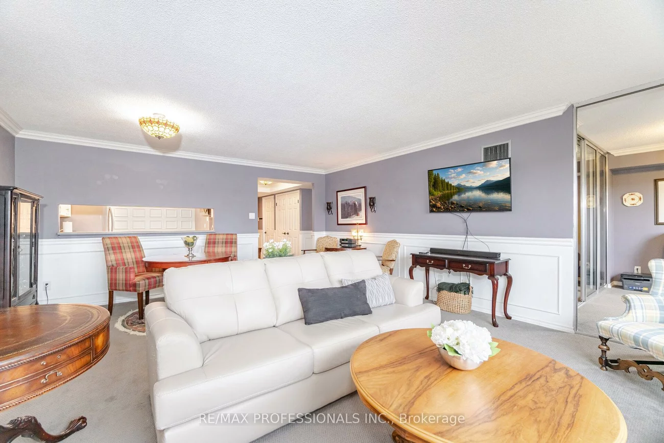 320, Mill, Brampton South, Brampton