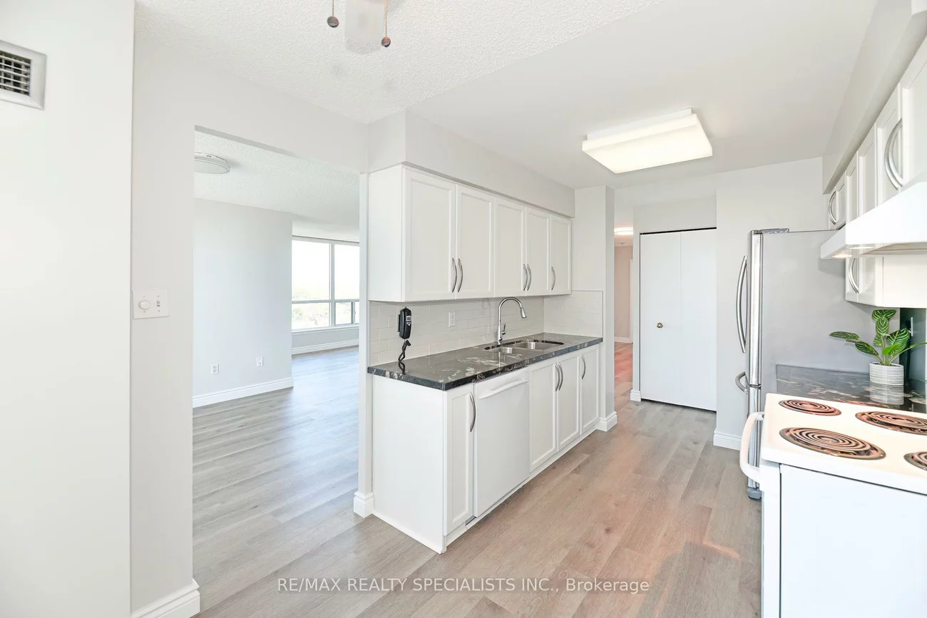 10, Laurelcrest, Queen Street Corridor, Brampton