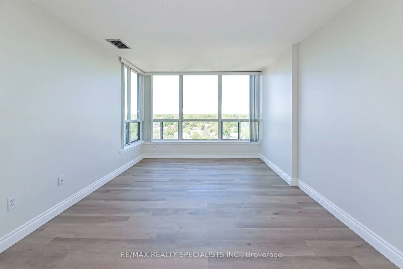 10, Laurelcrest, Queen Street Corridor, Brampton