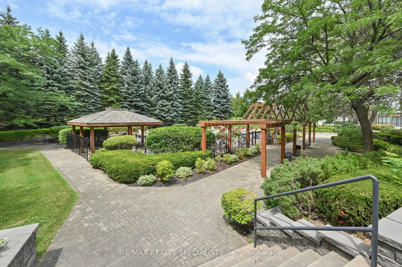 10, Laurelcrest, Queen Street Corridor, Brampton