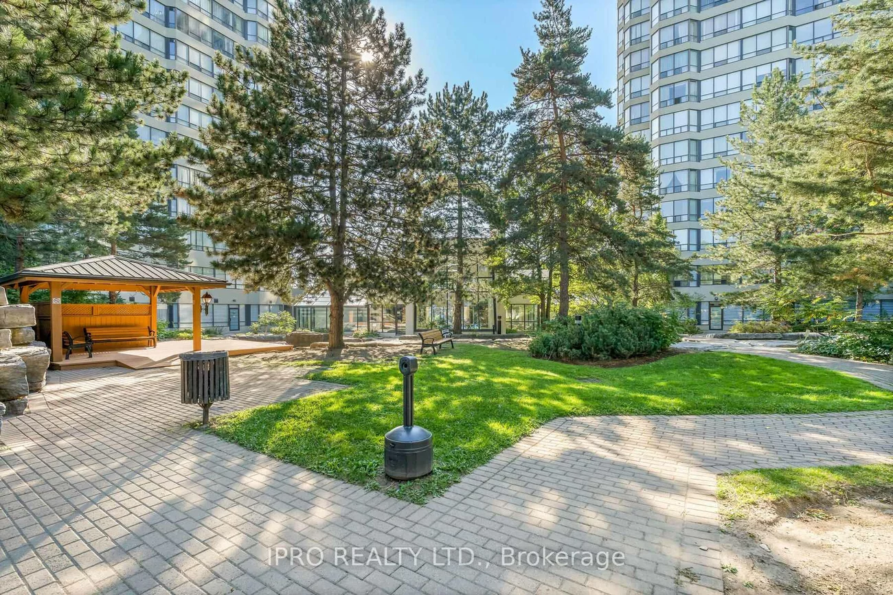 22, Hanover, Queen Street Corridor, Brampton