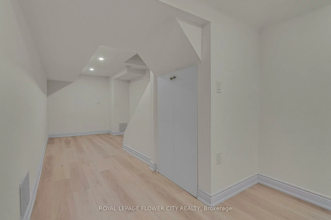 73, CARISBROOKE, Central Park, Brampton
