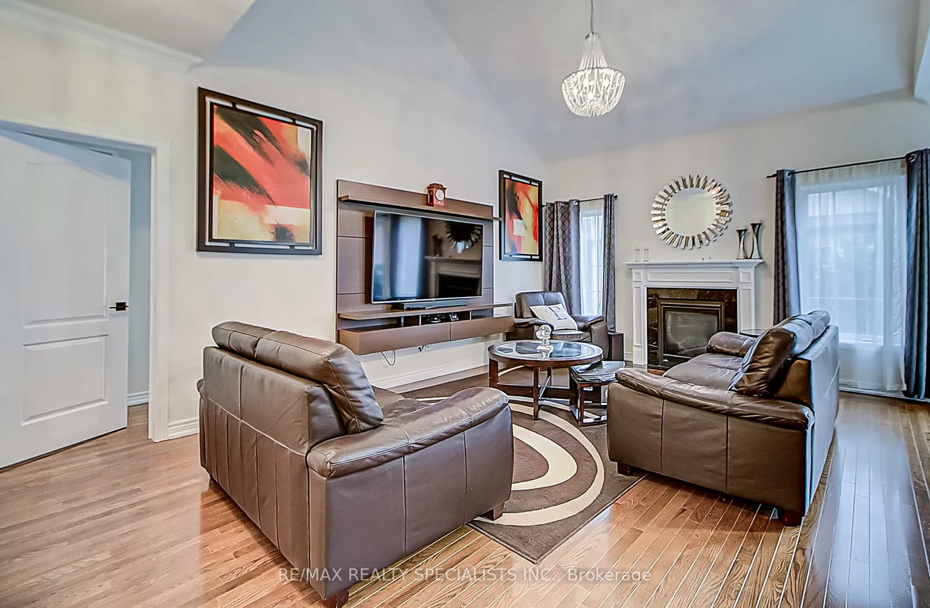 14, Alamode, Sandringham-Wellington, Brampton