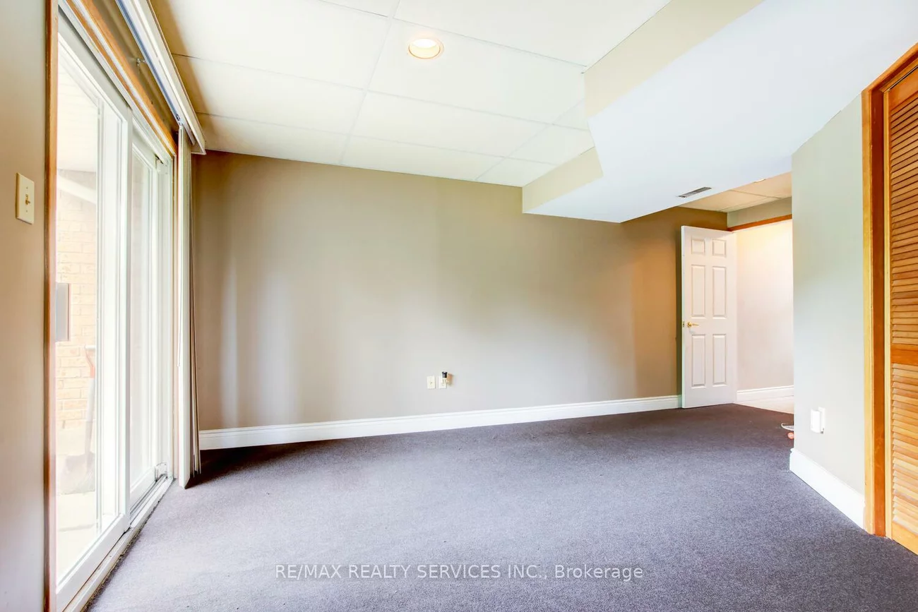 47, Lincoln, Bramalea West Industrial, Brampton
