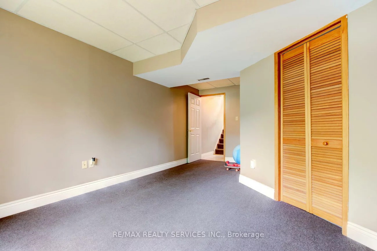 47, Lincoln, Bramalea West Industrial, Brampton