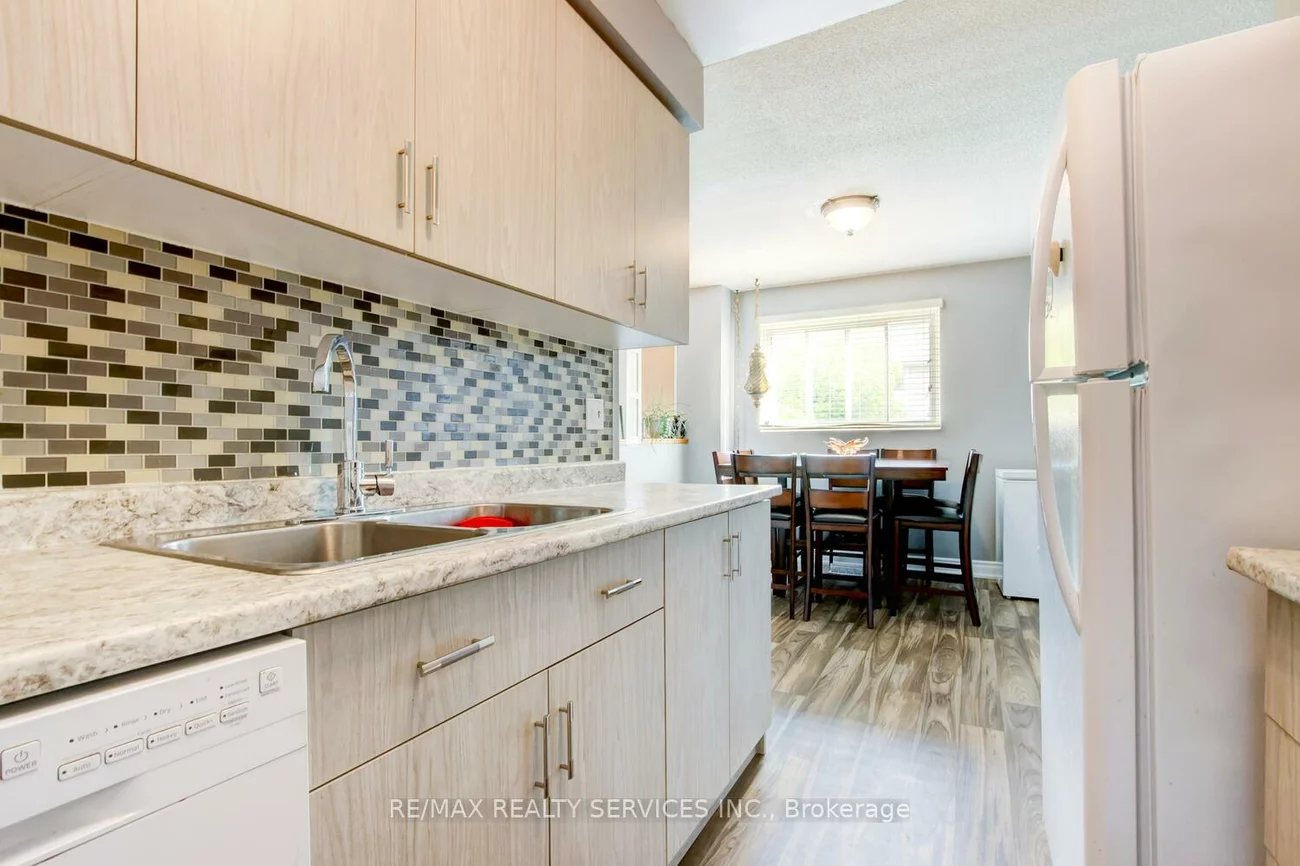 47, Lincoln, Bramalea West Industrial, Brampton
