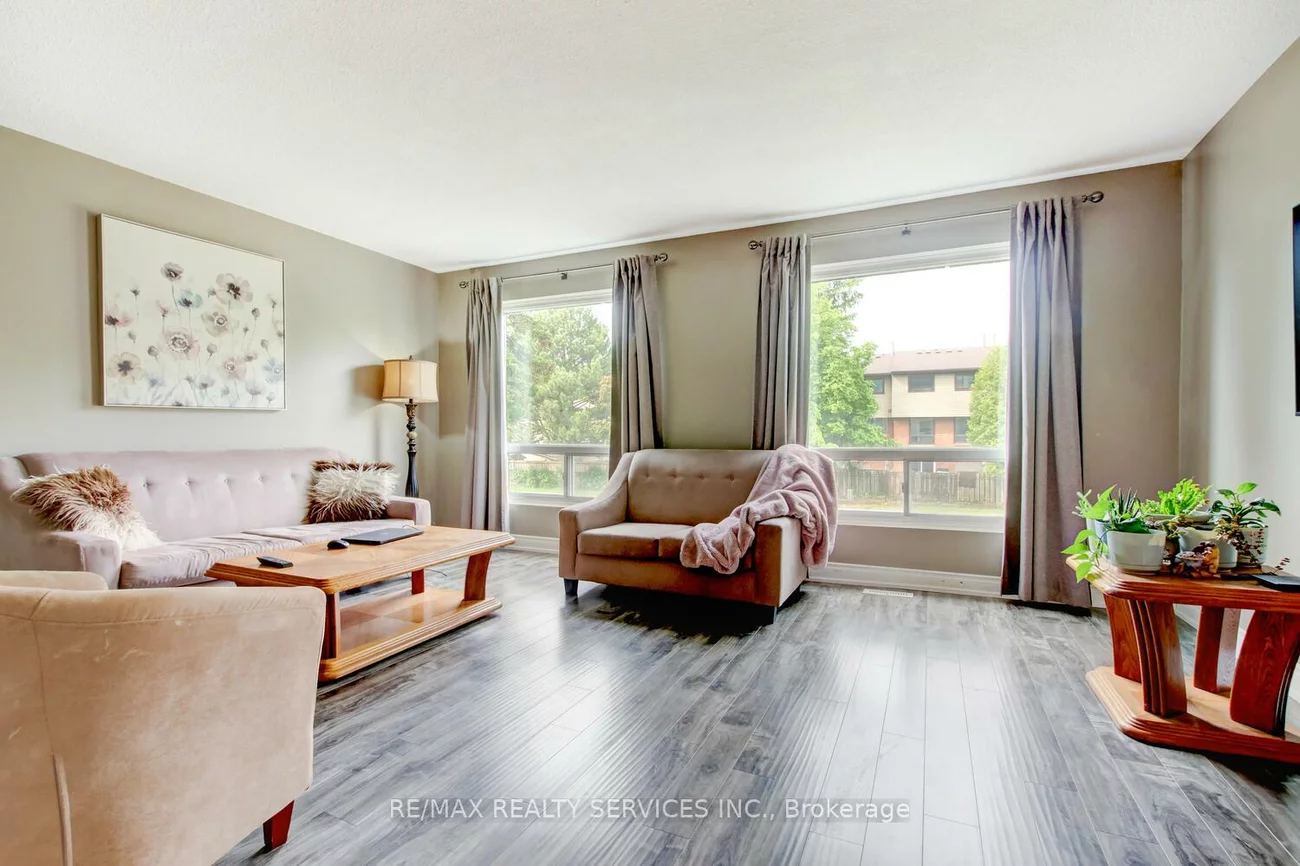 47, Lincoln, Bramalea West Industrial, Brampton