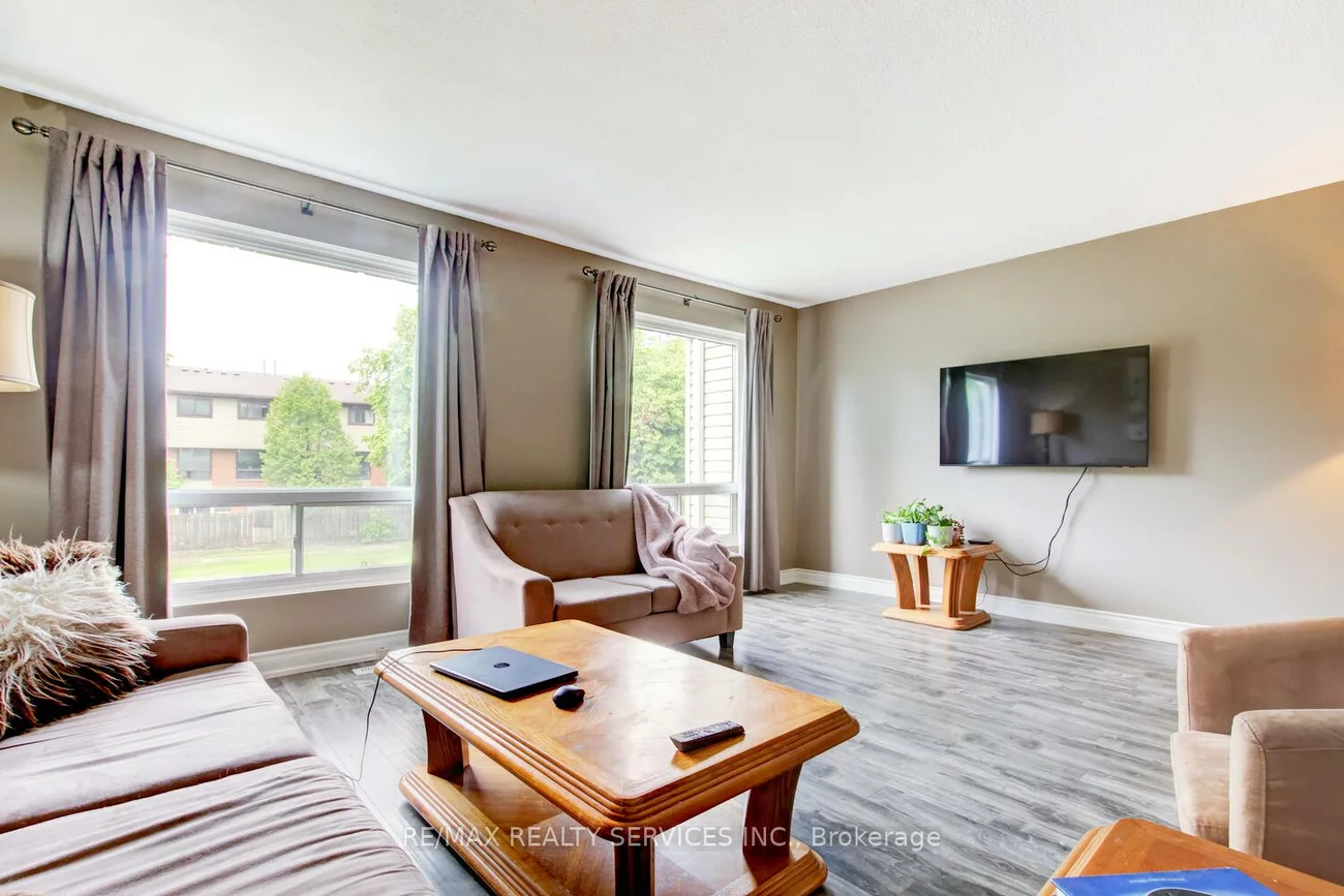 47, Lincoln, Bramalea West Industrial, Brampton