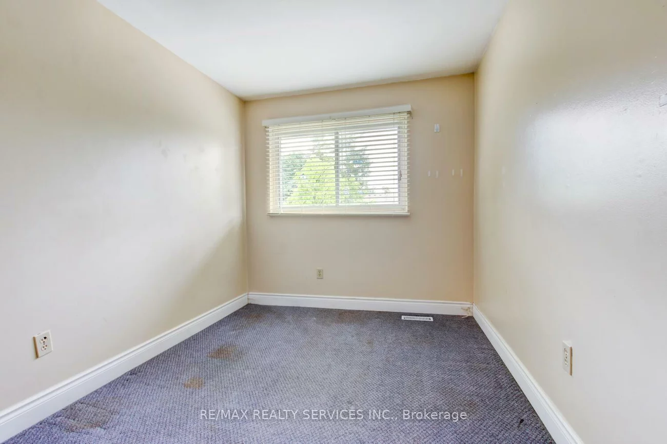 47, Lincoln, Bramalea West Industrial, Brampton