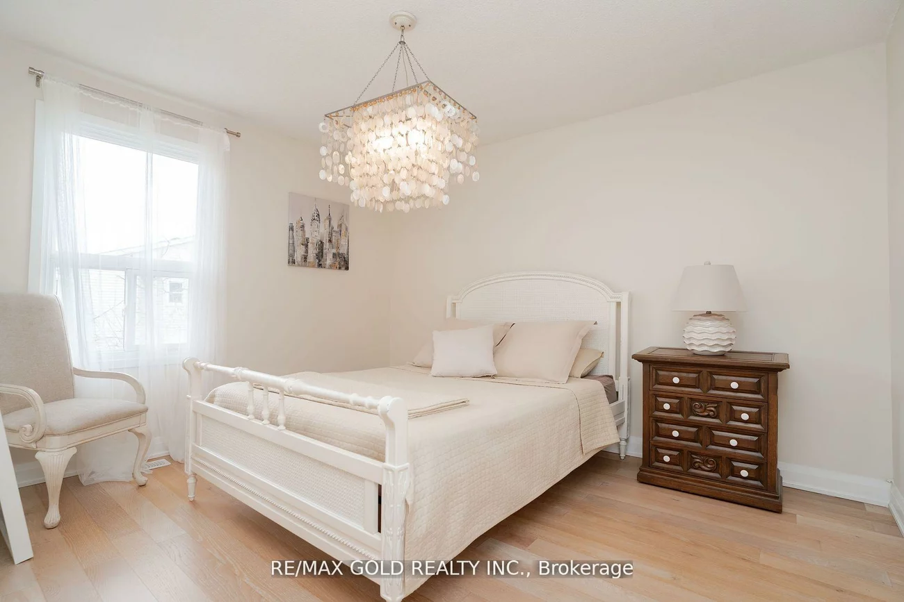 64, Enmount, Southgate, Brampton