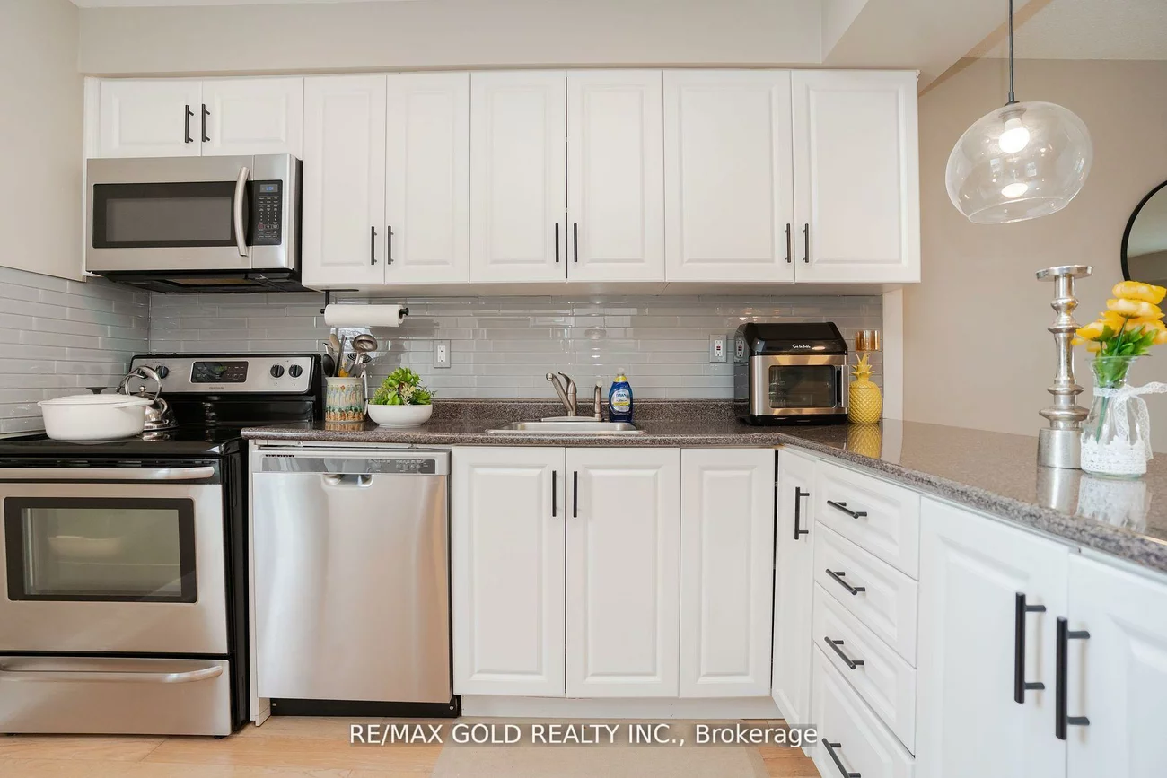 64, Enmount, Southgate, Brampton