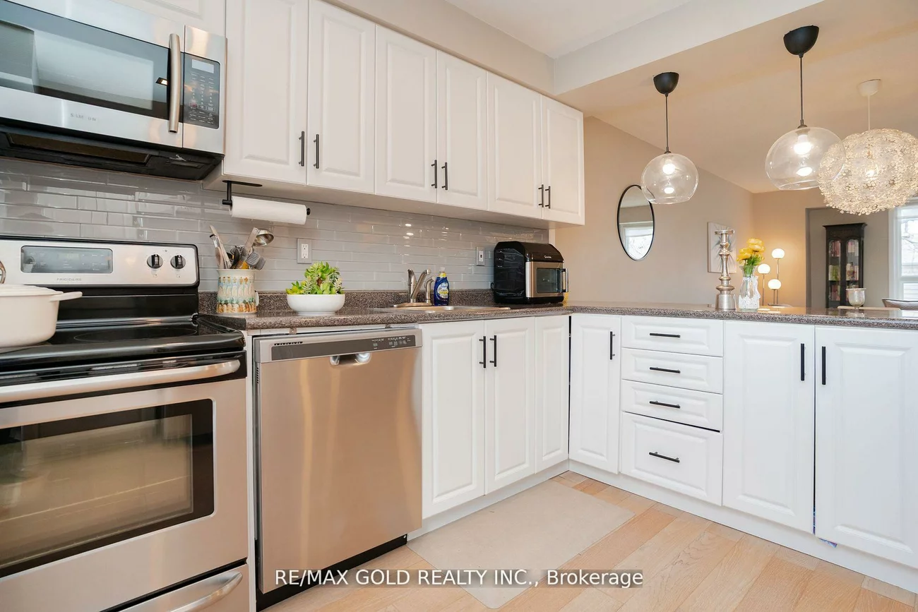 64, Enmount, Southgate, Brampton