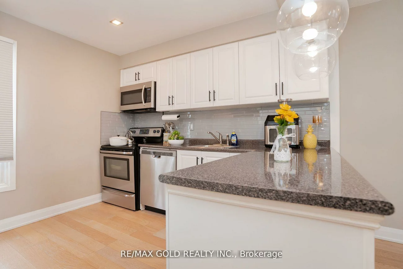 64, Enmount, Southgate, Brampton