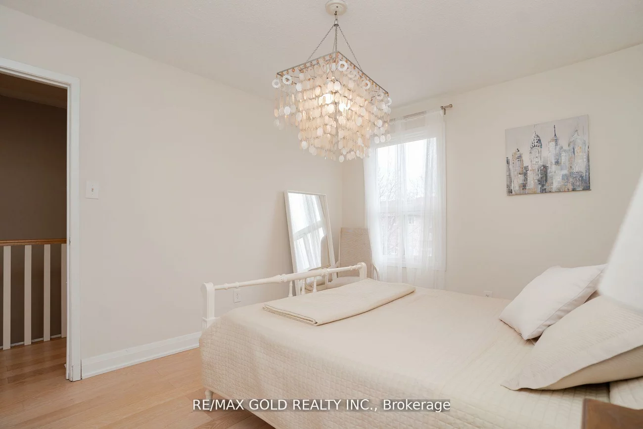64, Enmount, Southgate, Brampton