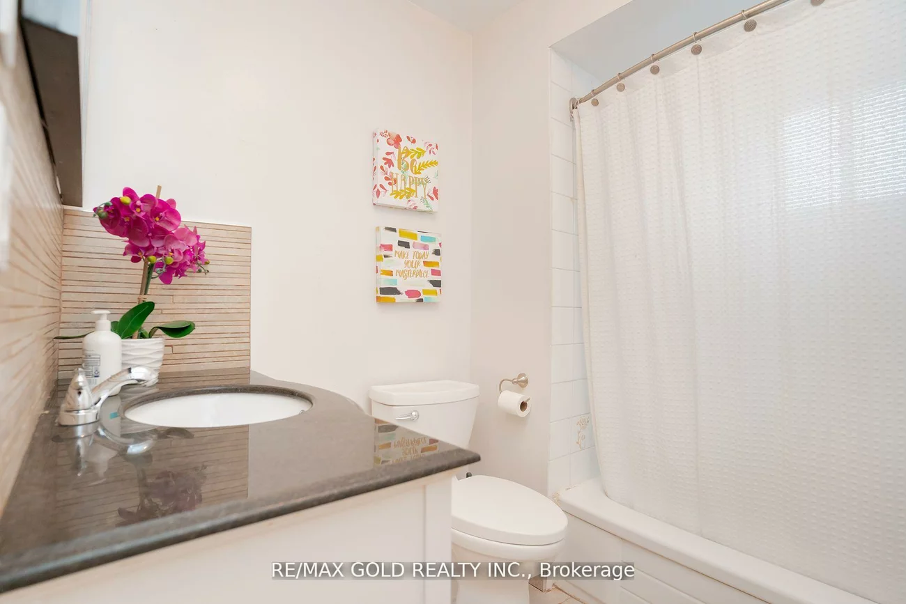 64, Enmount, Southgate, Brampton